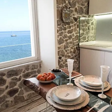 別荘 Casa Vela チェファル